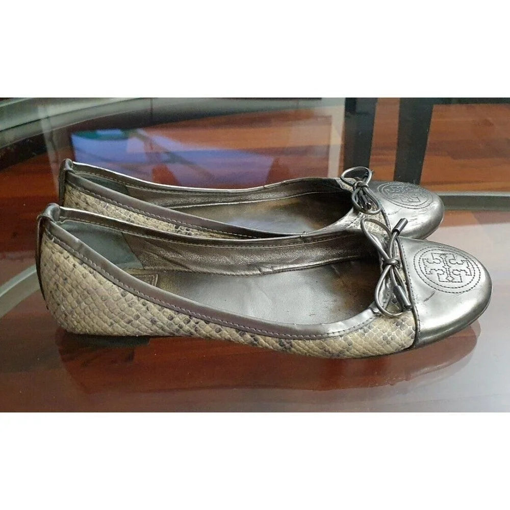 Tory Burch Verbena Silver Patent Toe Silver Gray Snake Skin Bow Flats Size 7
